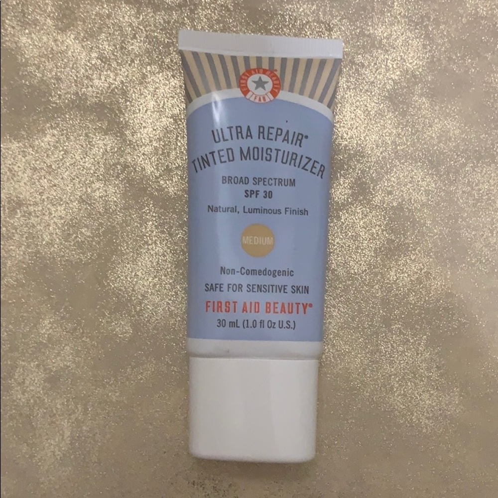 First Aid Beauty Ultra Repair Tinted Moisturizer